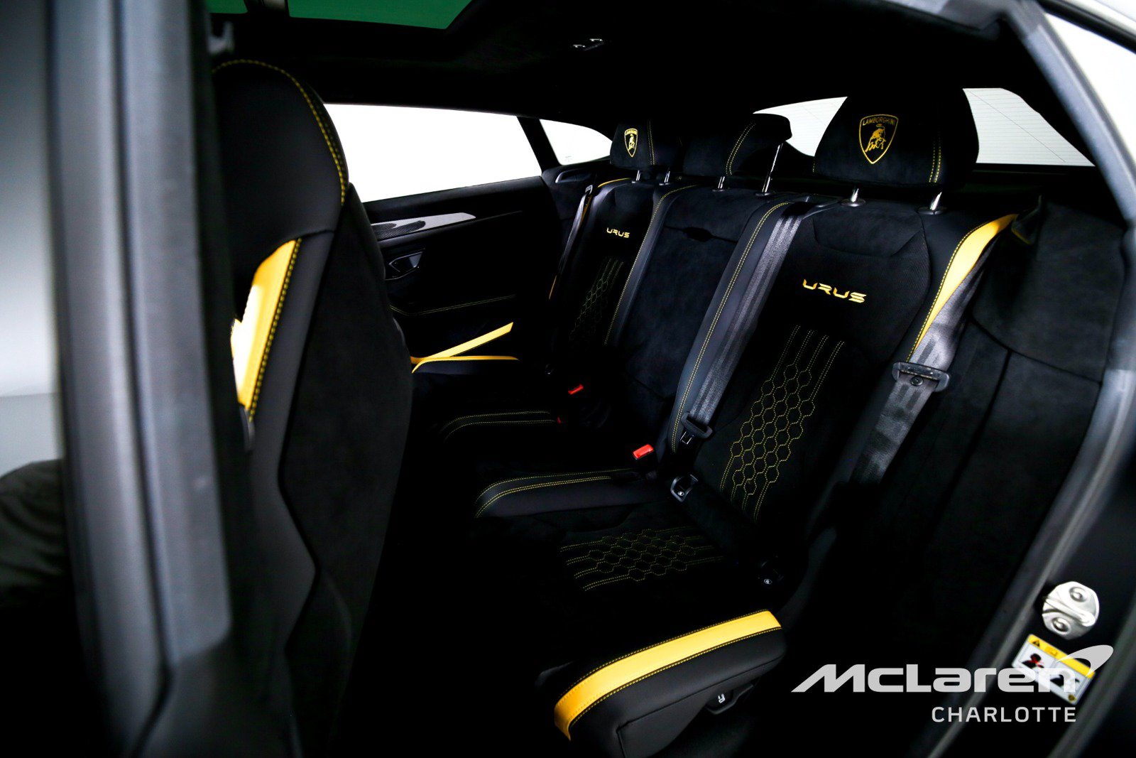 Used 2024 Lamborghini Urus Performante AWD/4WD image 18