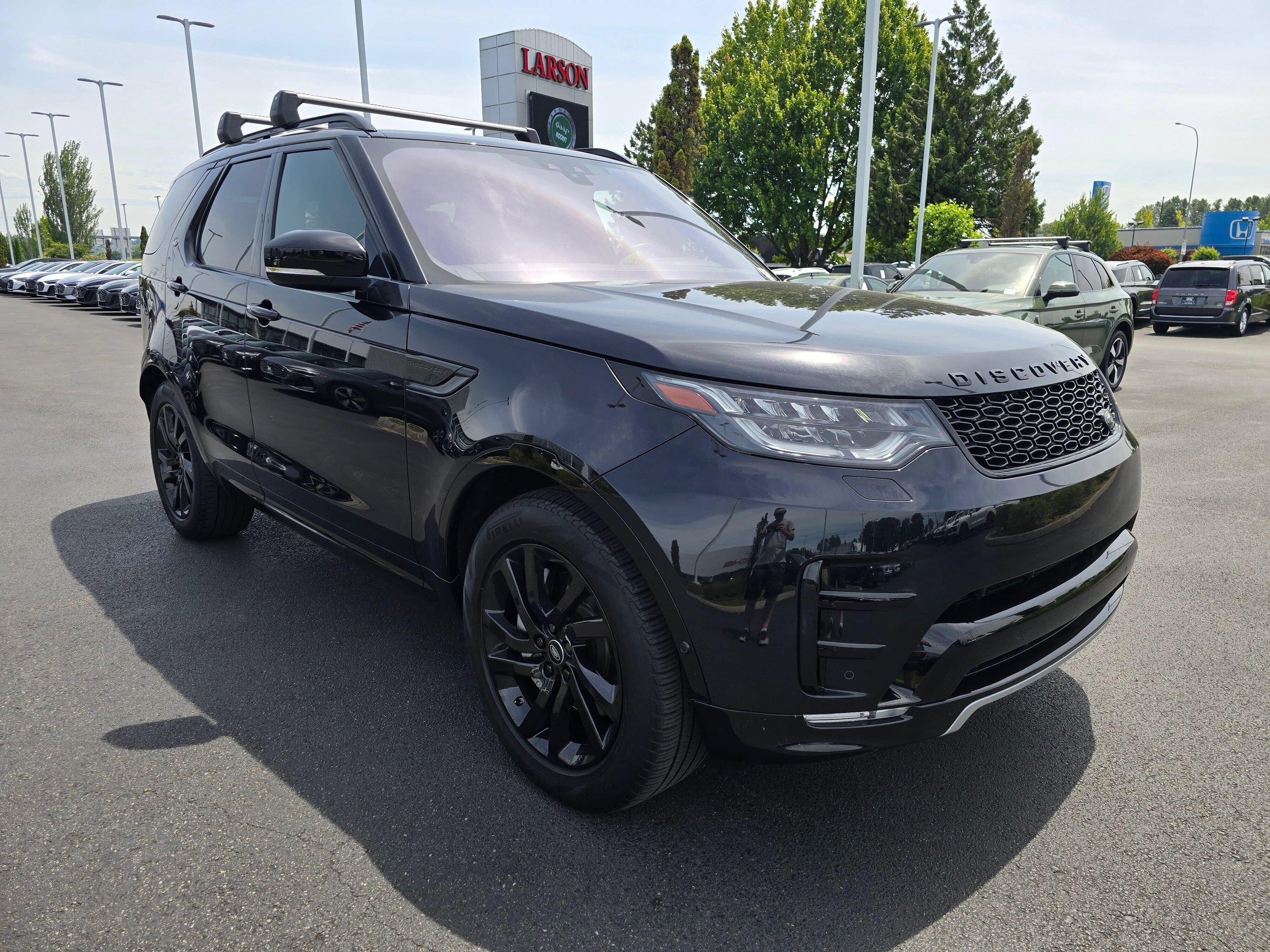 Used 2020 Land Rover Discovery Landmark AWD/4WD image 7