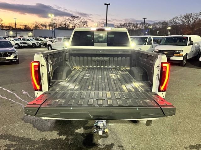 Used 2025 GMC Sierra 3500 AT4 AWD/4WD image 8