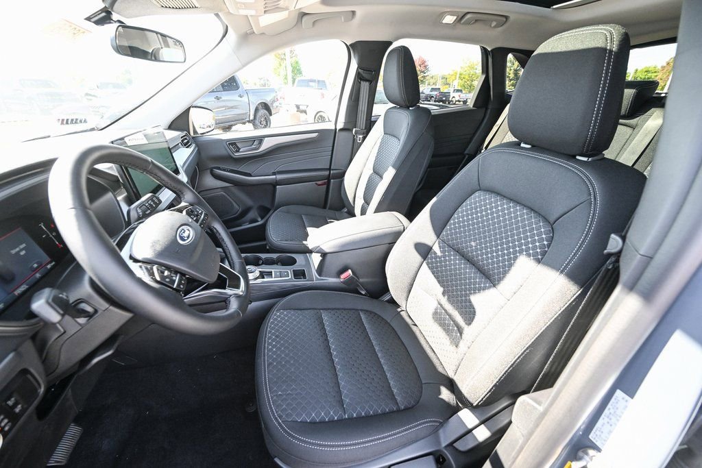 New 2026 Ford Escape Active w/ Tech Pack #1 AWD/4WD image 16