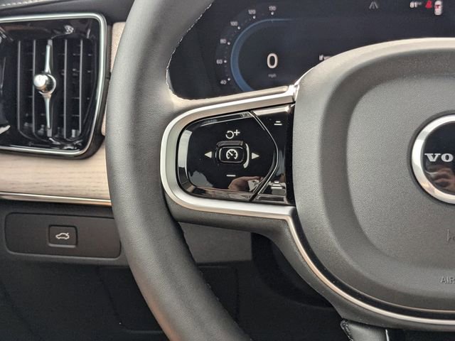 New 2025 Volvo XC90 B5 Core w/ Protection Package Premier image 32