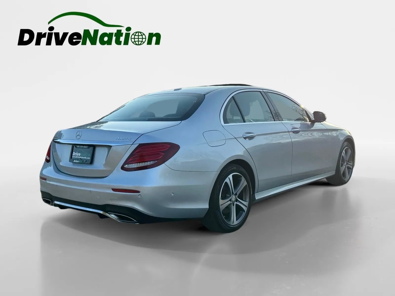 Used 2017 Mercedes-Benz E 300 4MATIC image 5