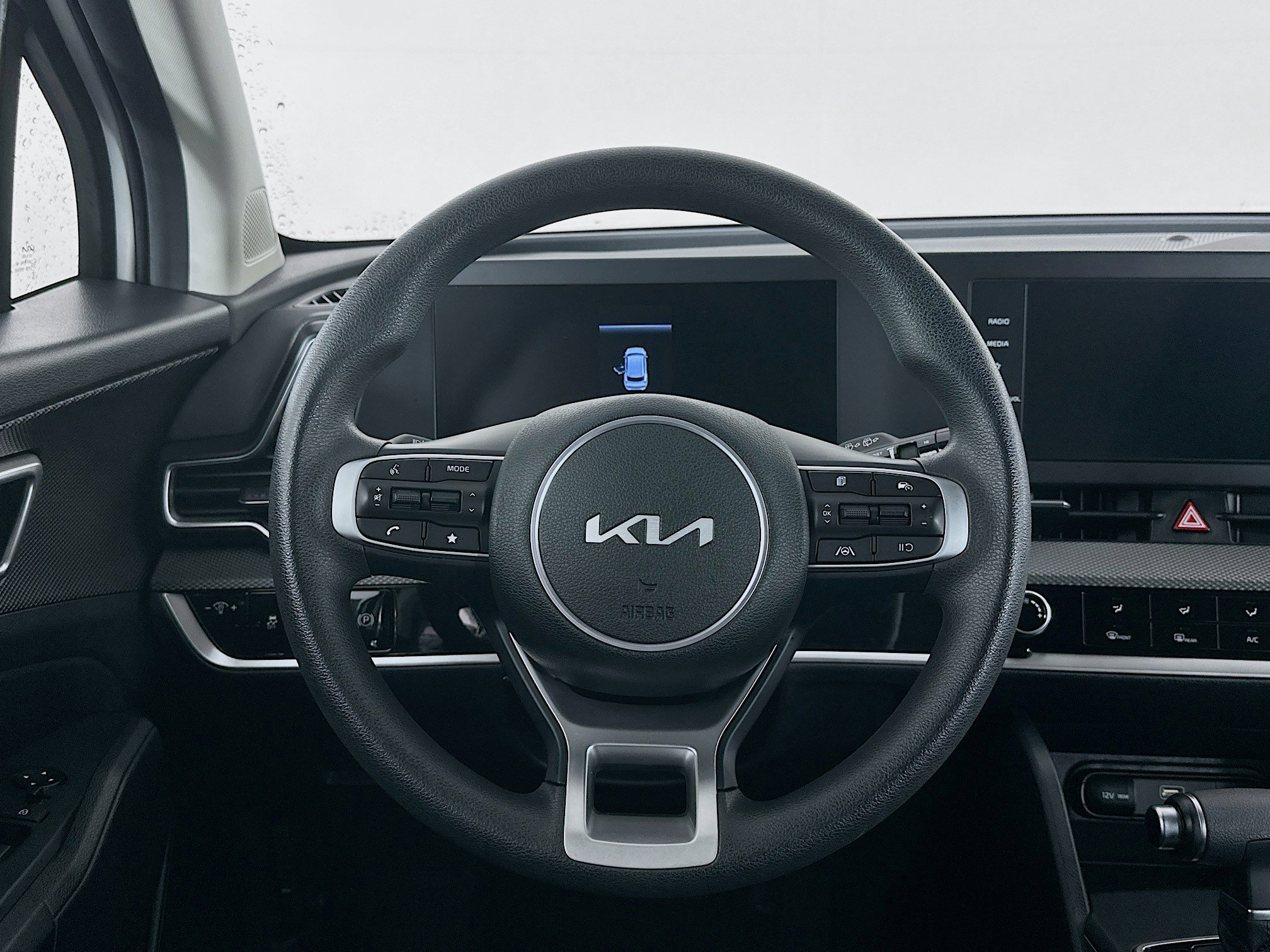 Used 2024 Kia Sportage LX image 17