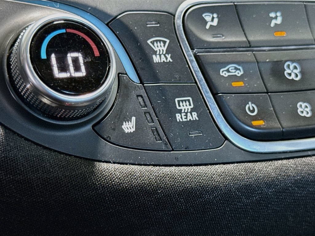 Used 2025 Chevrolet Malibu LT FWD image 19