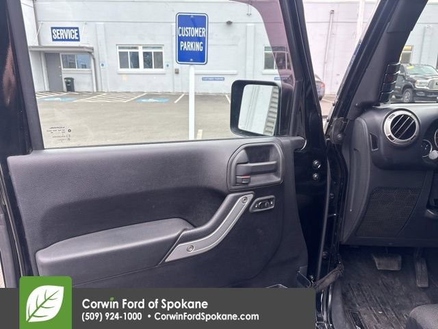 Used 2011 Jeep Wrangler Sahara w/ Connectivity Group image 9