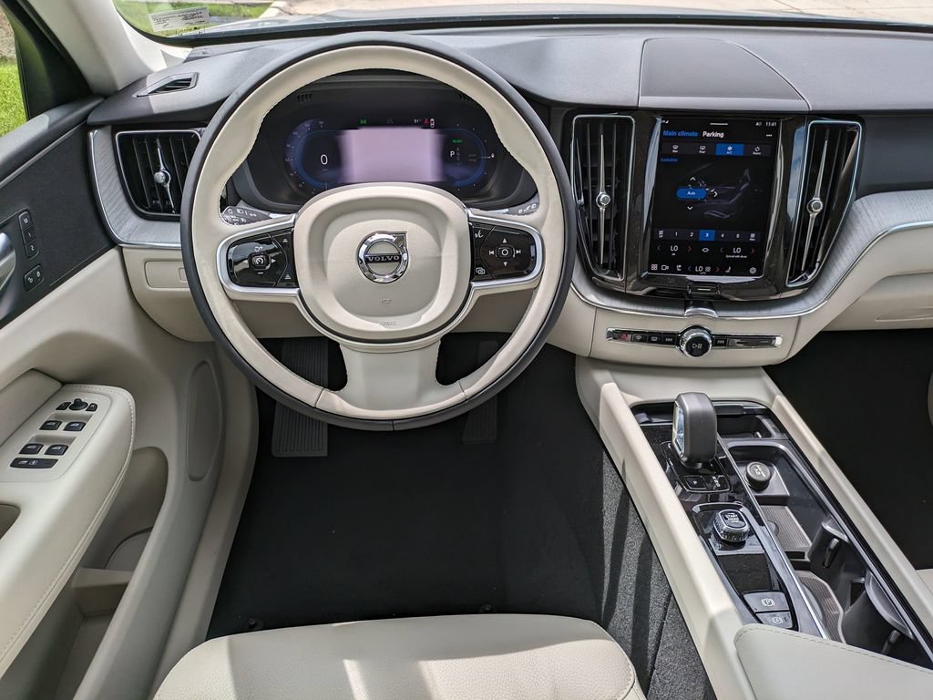 New 2025 Volvo XC60 T8 Plus w/ Protection Package Premier AWD/4WD image 15