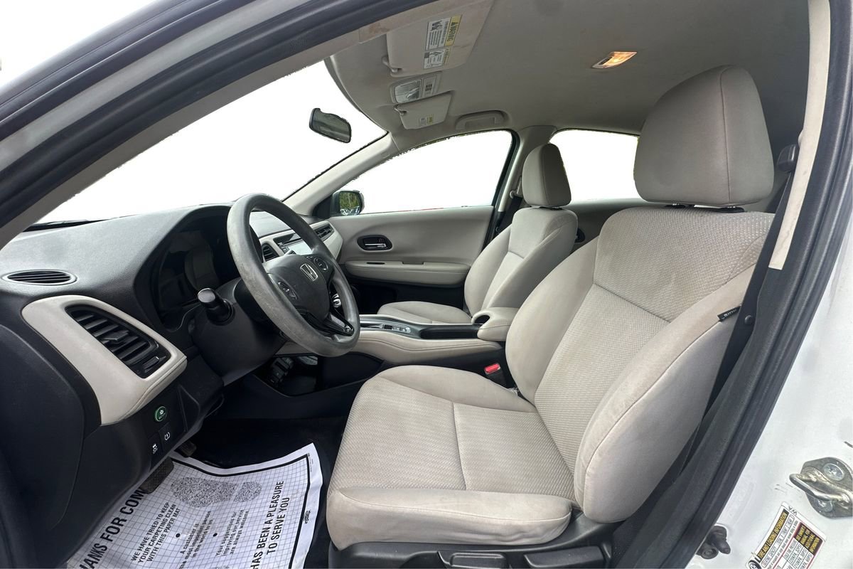 Used 2017 Honda HR-V LX image 9