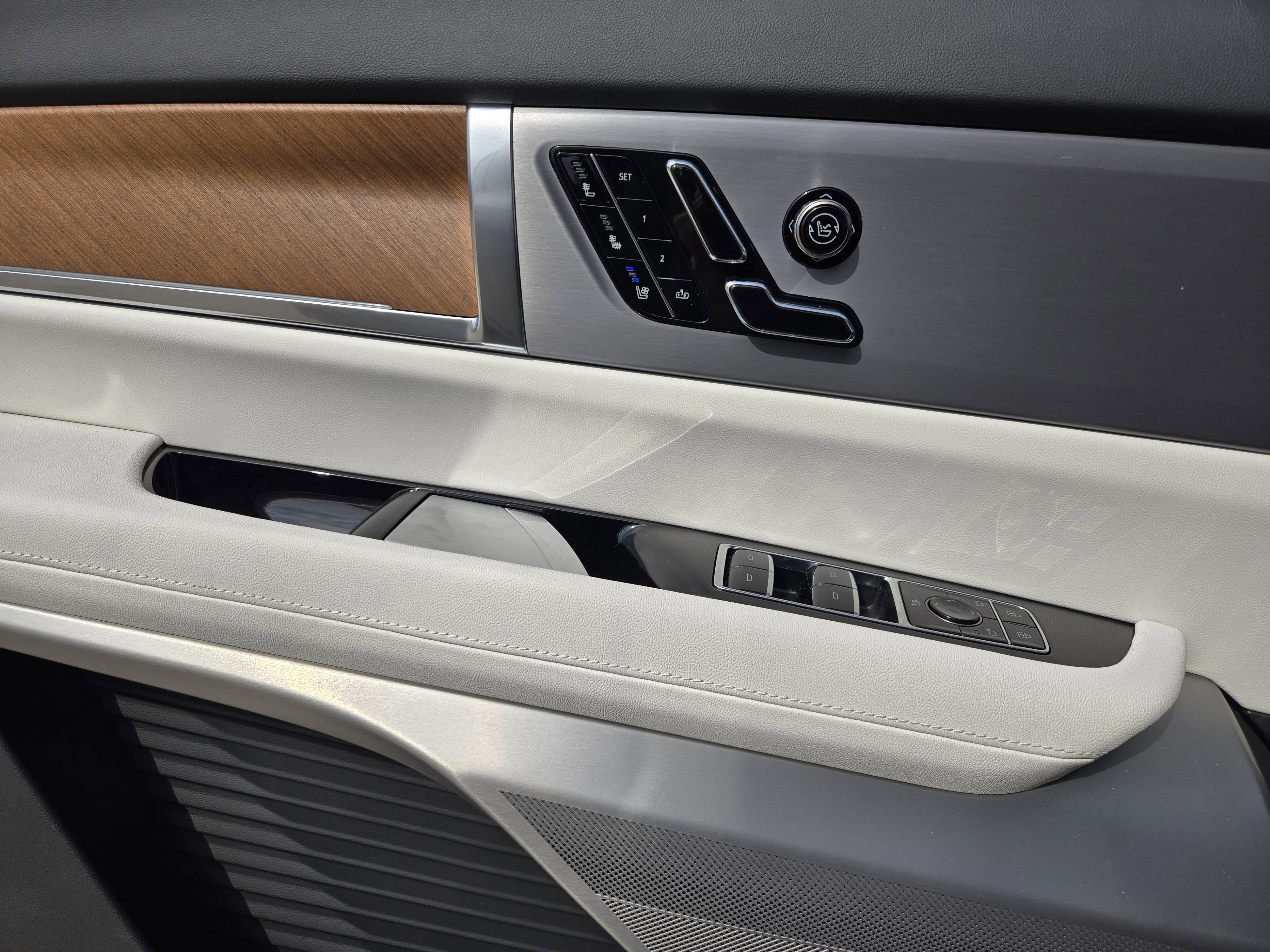 New 2026 Cadillac Vistiq Sport image 16