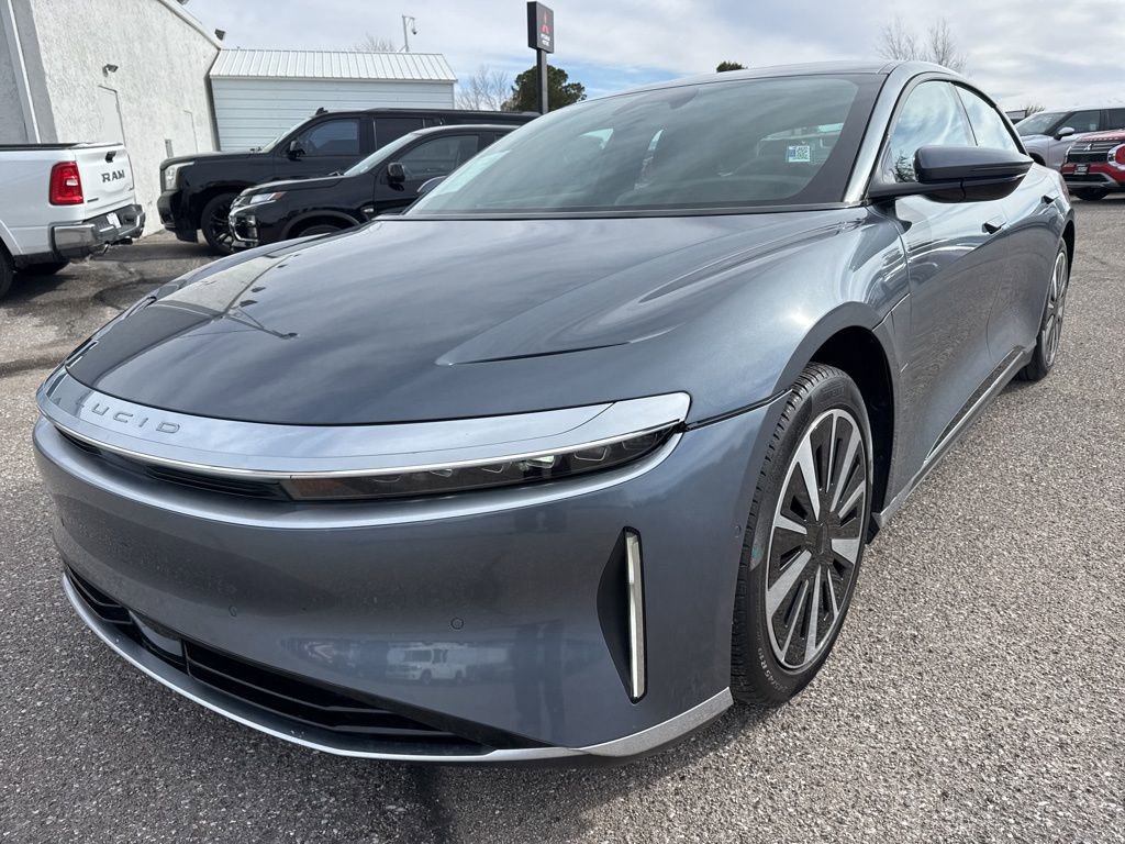 Used 2023 Lucid Air Pure image 3
