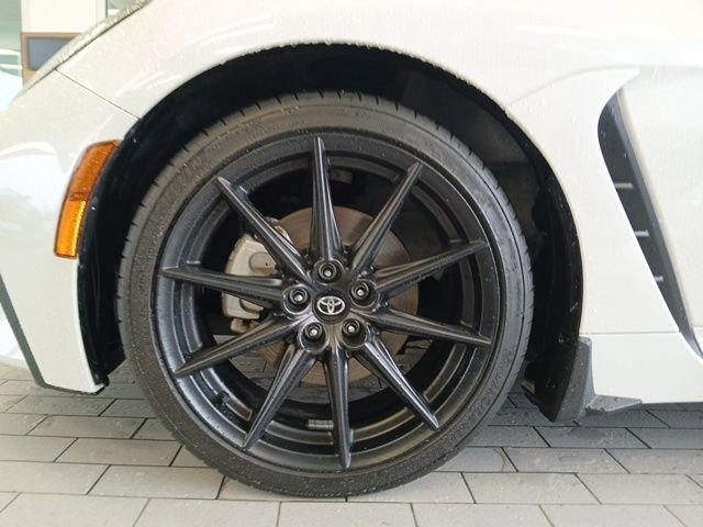 Used 2024 Toyota GR86 Premium RWD image 5