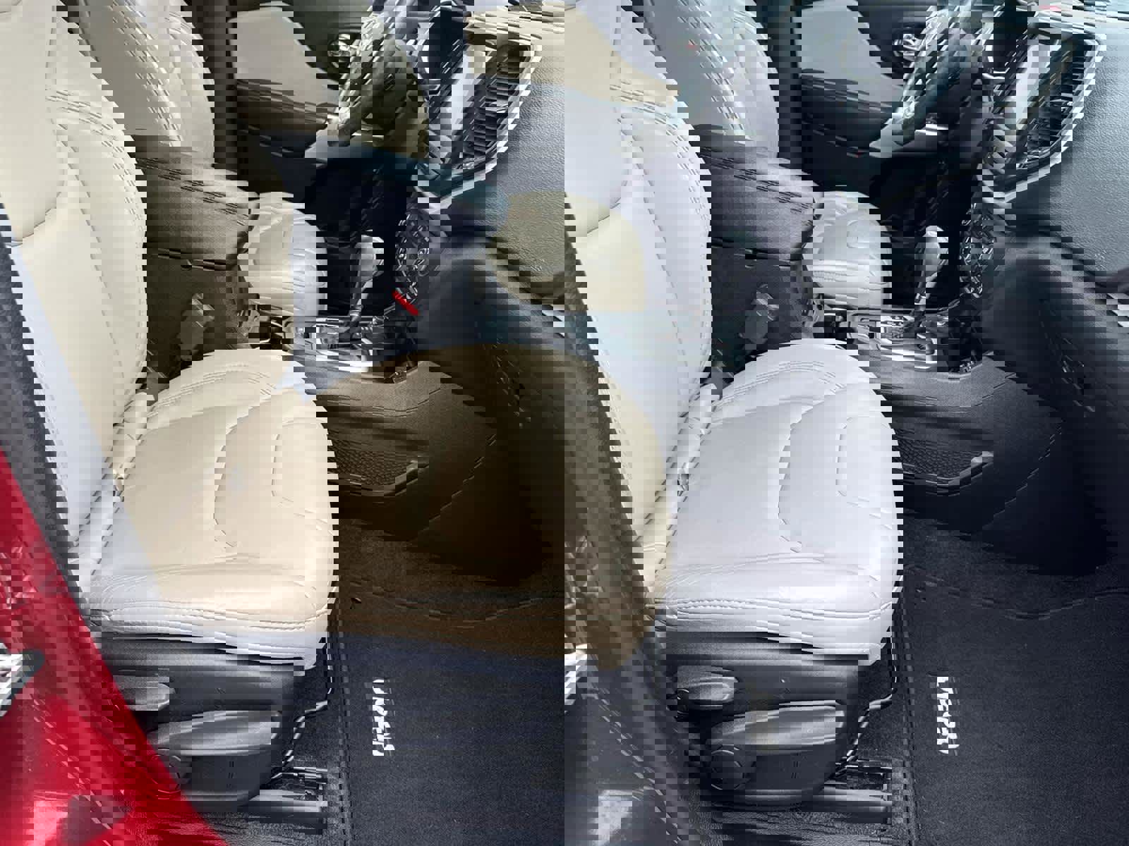 Used 2017 Jeep Cherokee Limited w/ Trailer Tow Group image 17