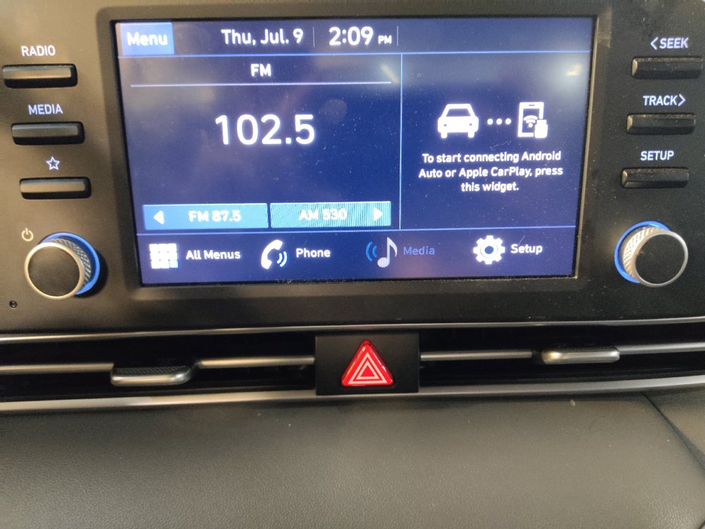 Used 2021 Hyundai Elantra SE FWD image 25