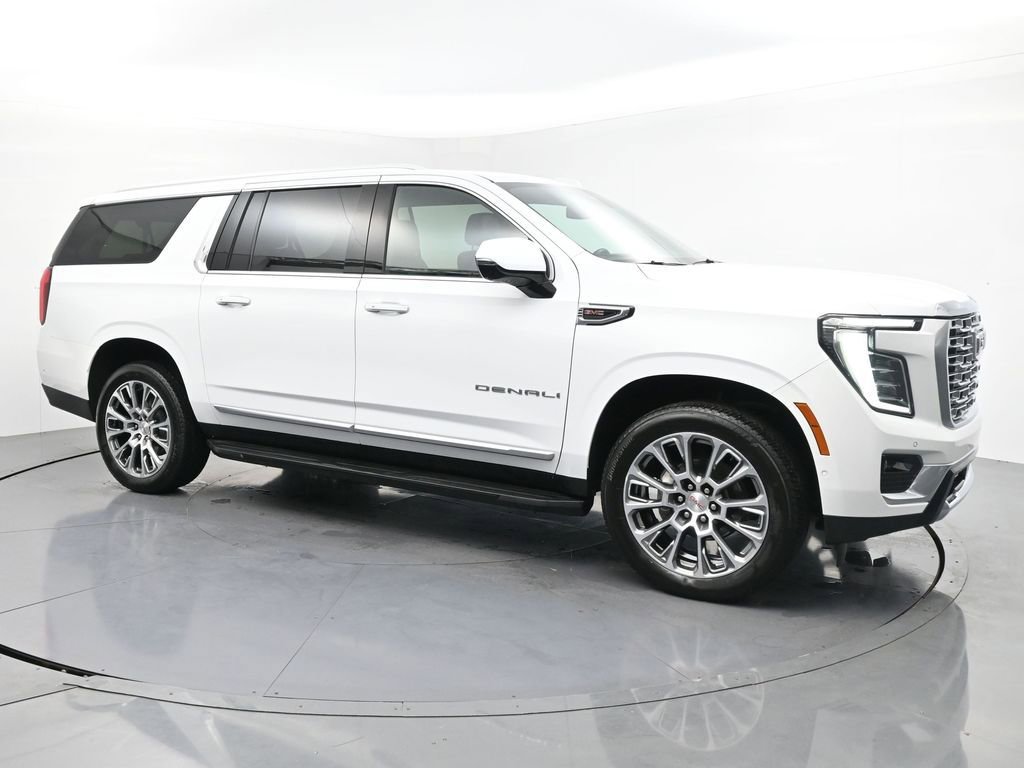Used 2025 GMC Yukon XL Denali AWD/4WD image 7