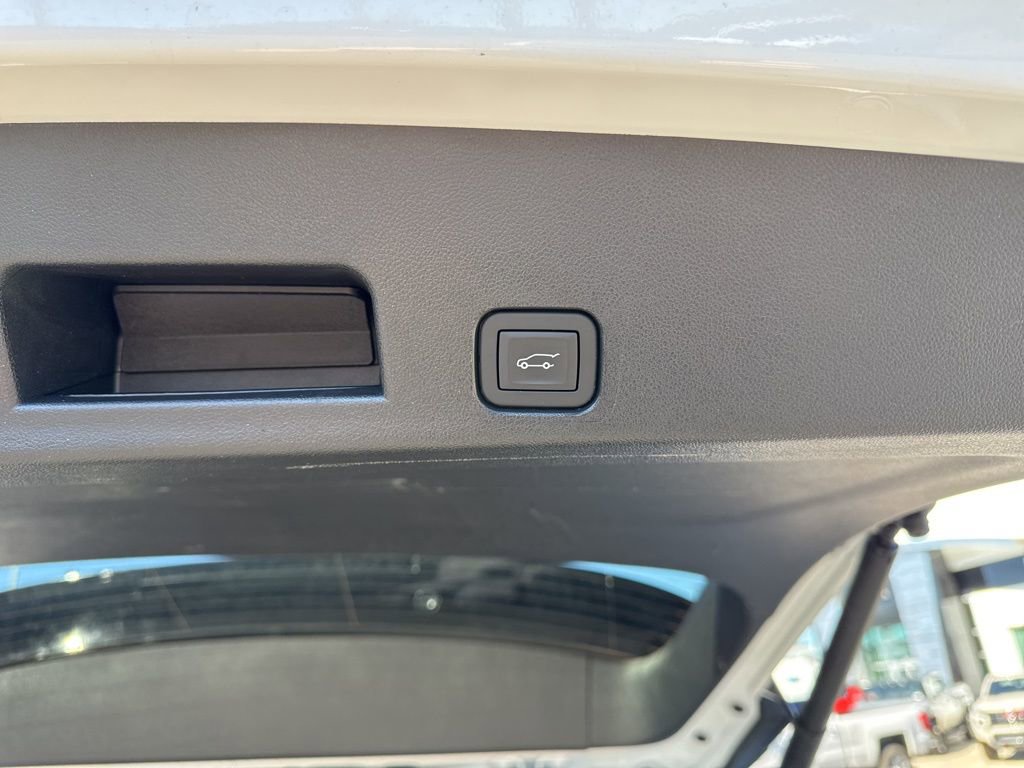 Used 2025 GMC Acadia Elevation FWD image 31