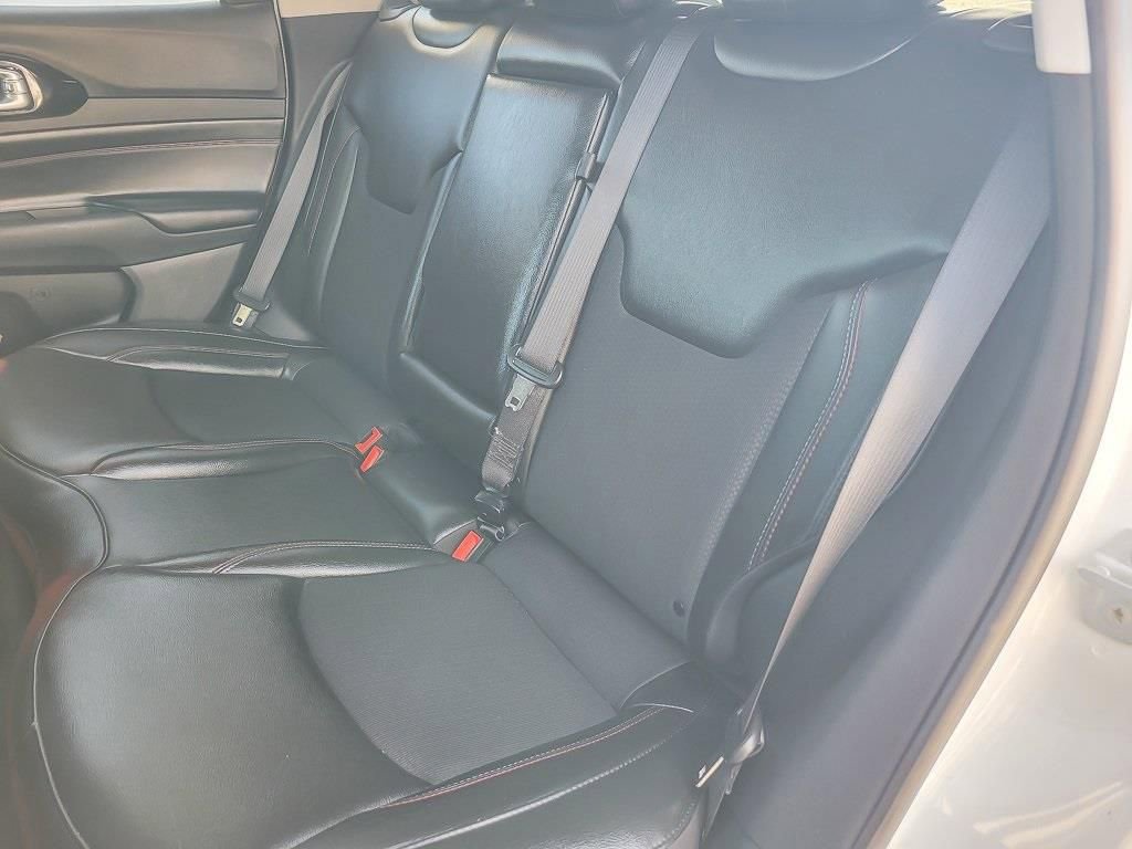 Used 2022 Jeep Compass Trailhawk image 9