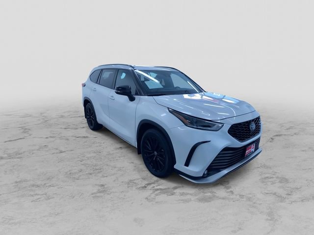 Used 2023 Toyota Highlander XSE image 3