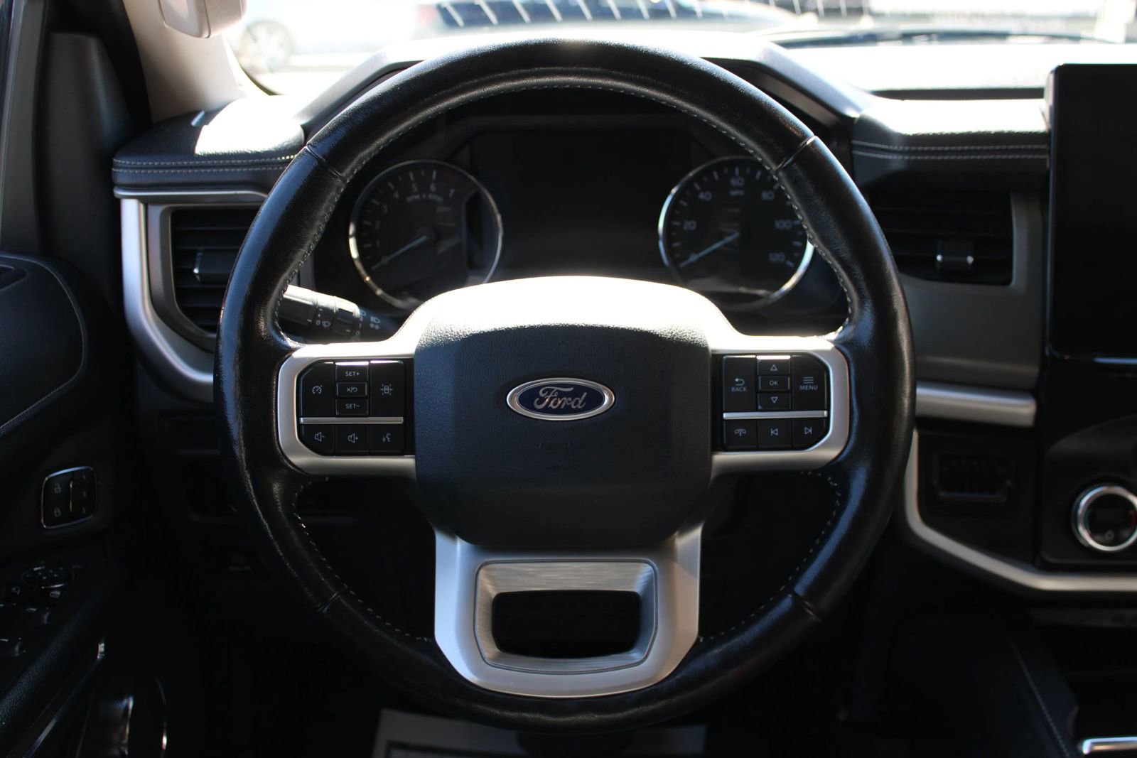 Used 2023 Ford Expedition Max XLT image 26