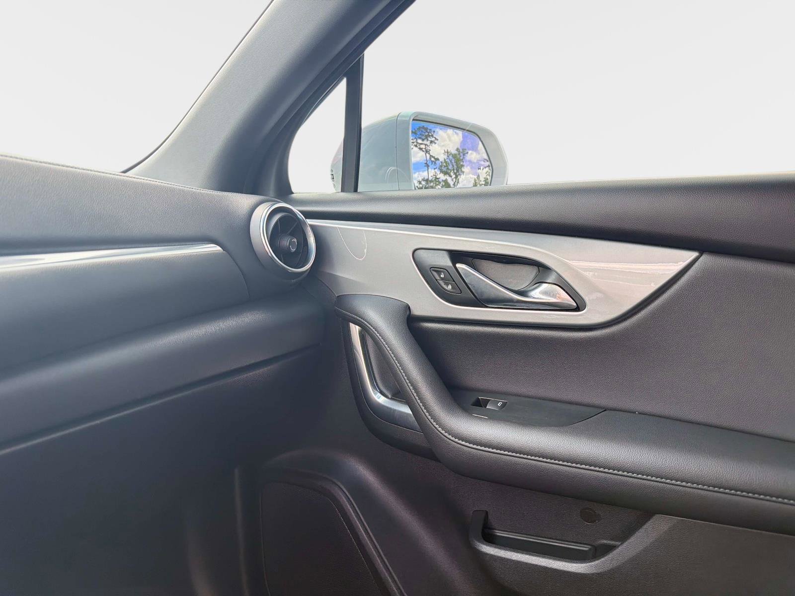 Used 2020 Chevrolet Blazer LT FWD image 20