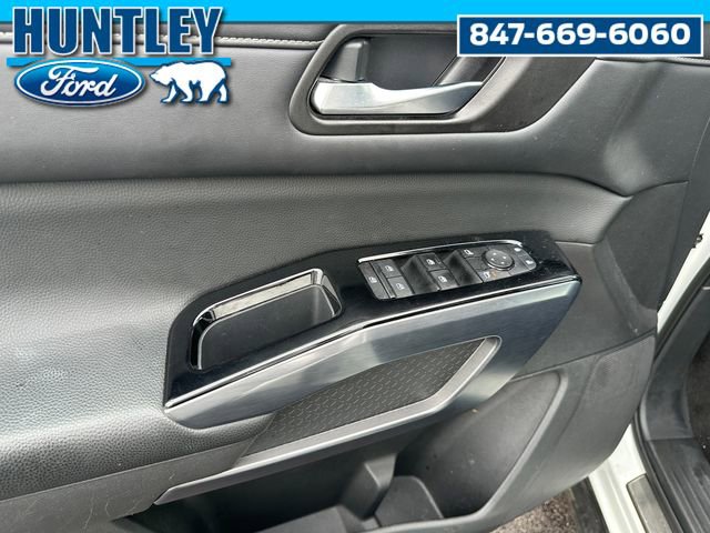 Used 2023 Nissan Pathfinder SL w/ Lighting Package (N92) image 20