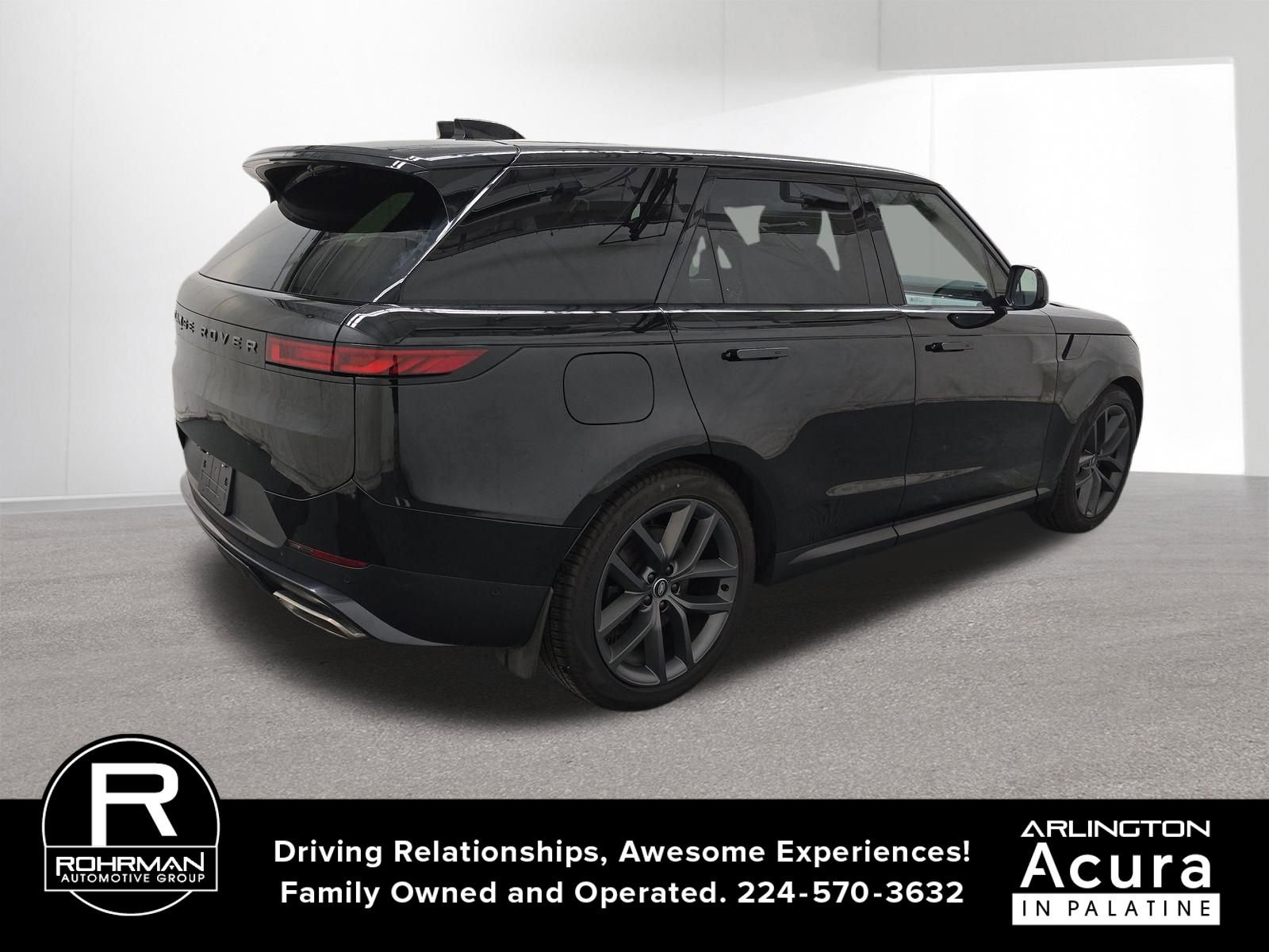 Used 2025 Land Rover Range Rover Sport SE AWD/4WD image 2