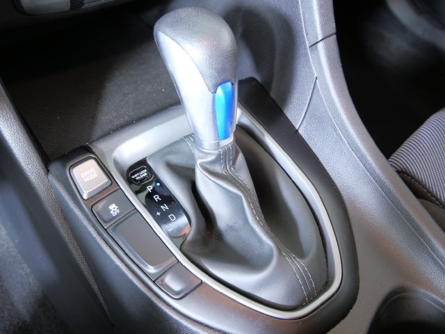 Used 2020 Hyundai Veloster 2.0 FWD image 27