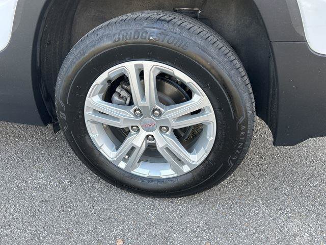 Used 2024 GMC Terrain SLE image 29