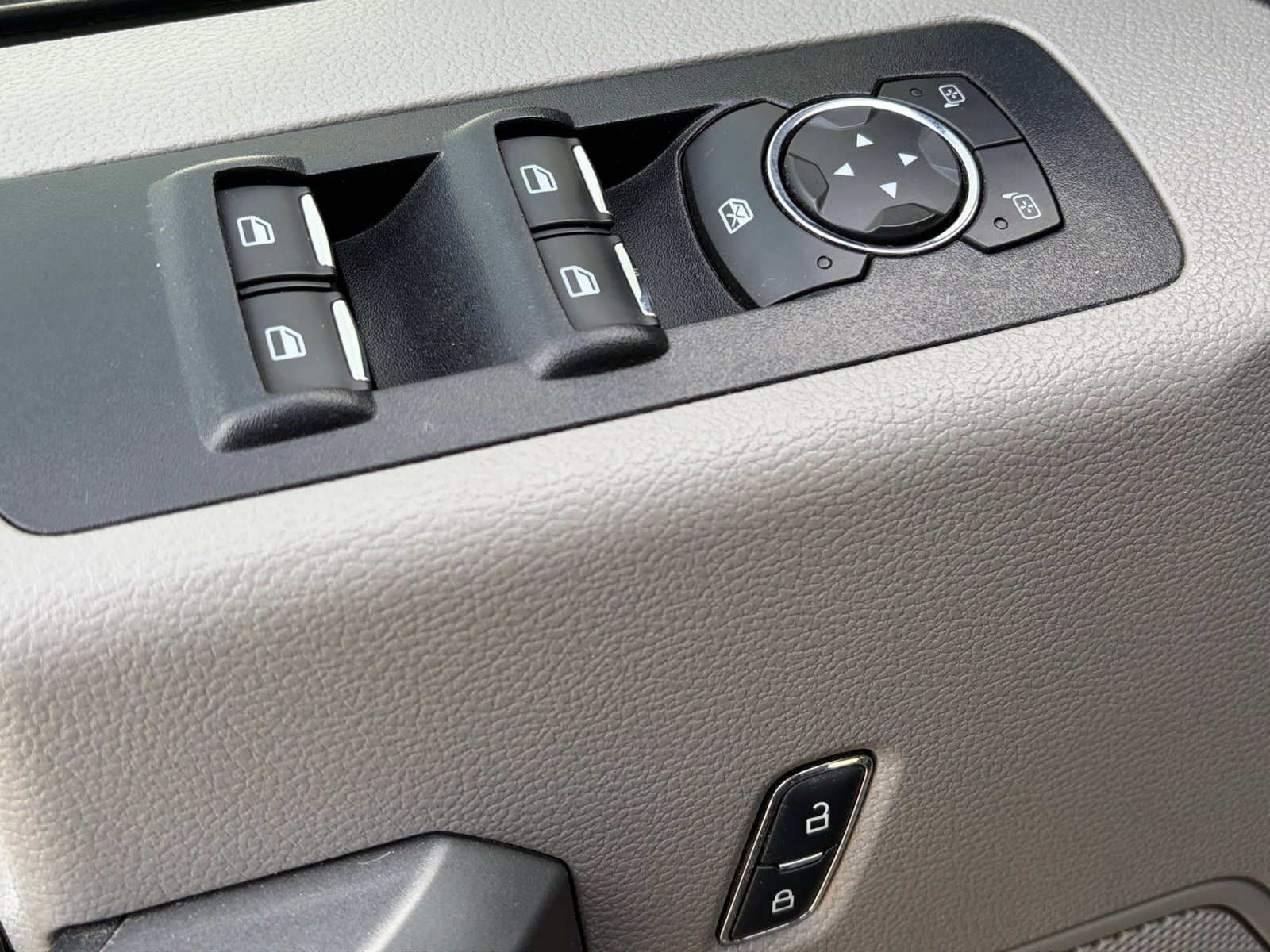 Used 2017 Ford F150 XLT image 16