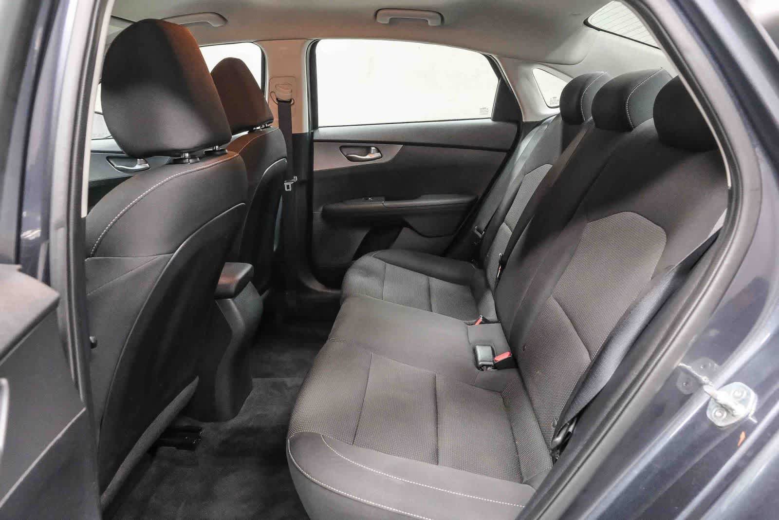 Used 2020 Kia Forte LXS FWD image 21