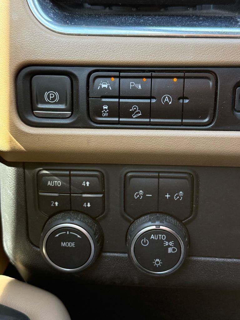 Used 2023 Chevrolet Tahoe Premier image 15