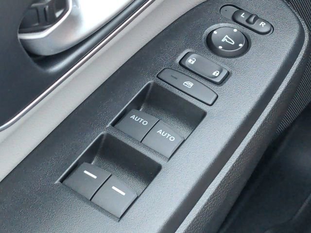 Used 2022 Honda CR-V Touring image 25