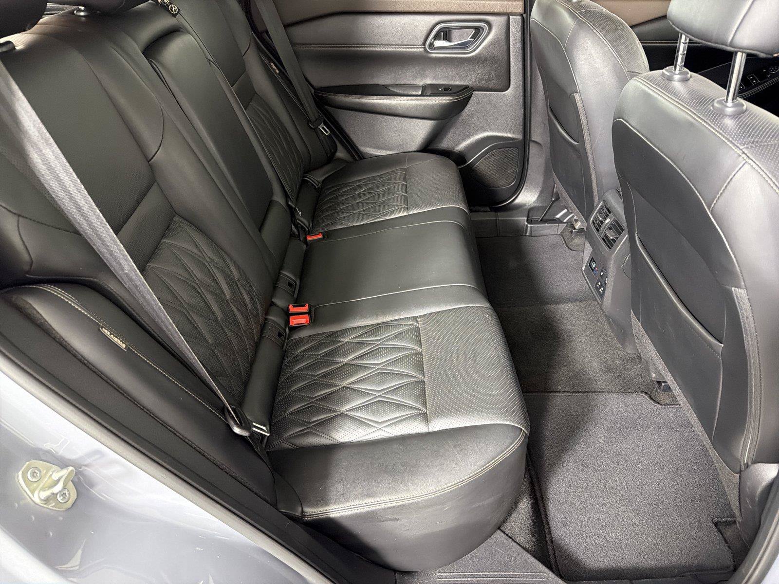 Used 2021 Nissan Rogue Platinum FWD image 13