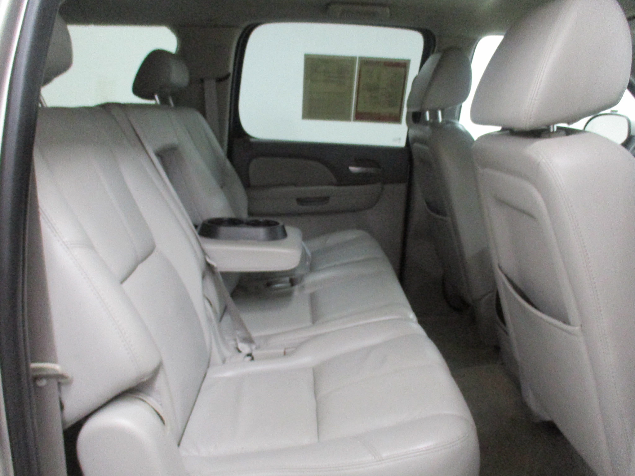 Used 2007 Chevrolet Suburban 2500 LT w/ LT Preferred Equipment Group AWD/4WD image 20