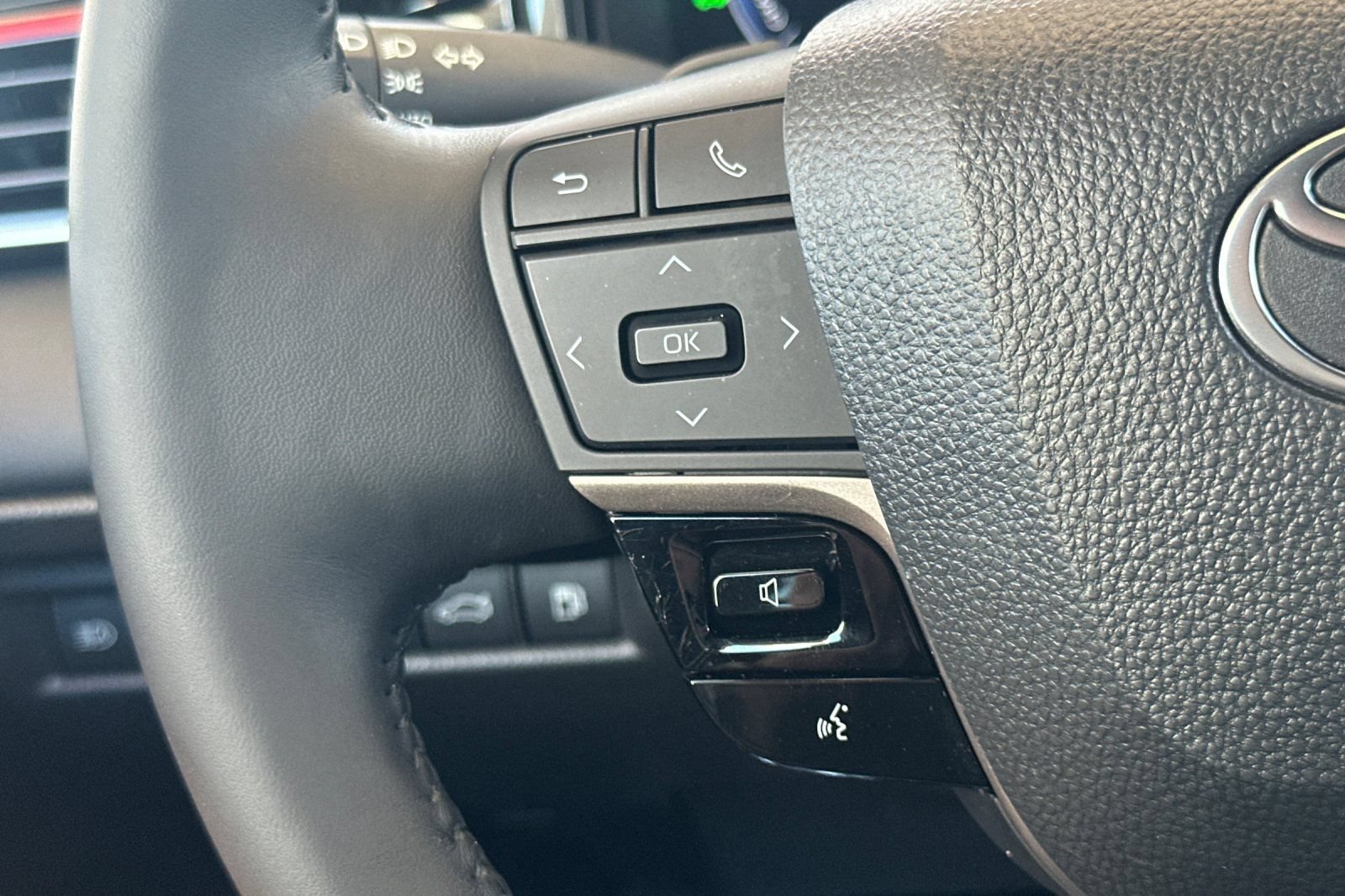 Certified 2025 Toyota Camry XSE FWD image 27