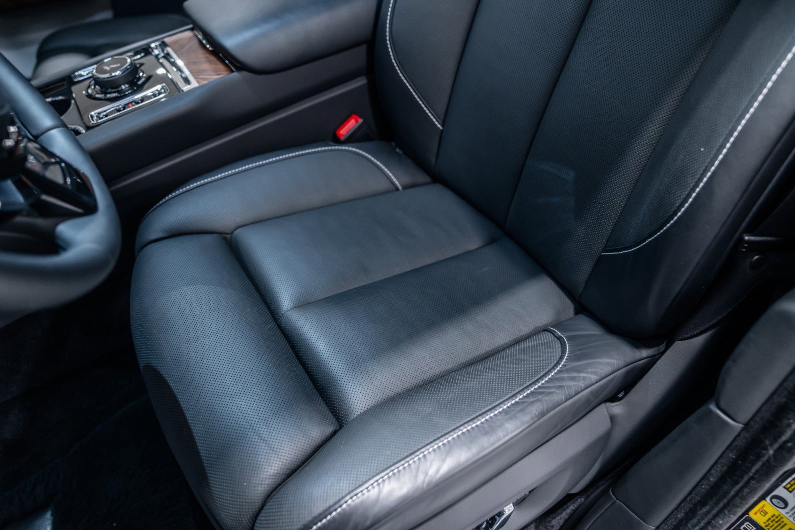 Used 2023 Rolls-Royce Cullinan image 18