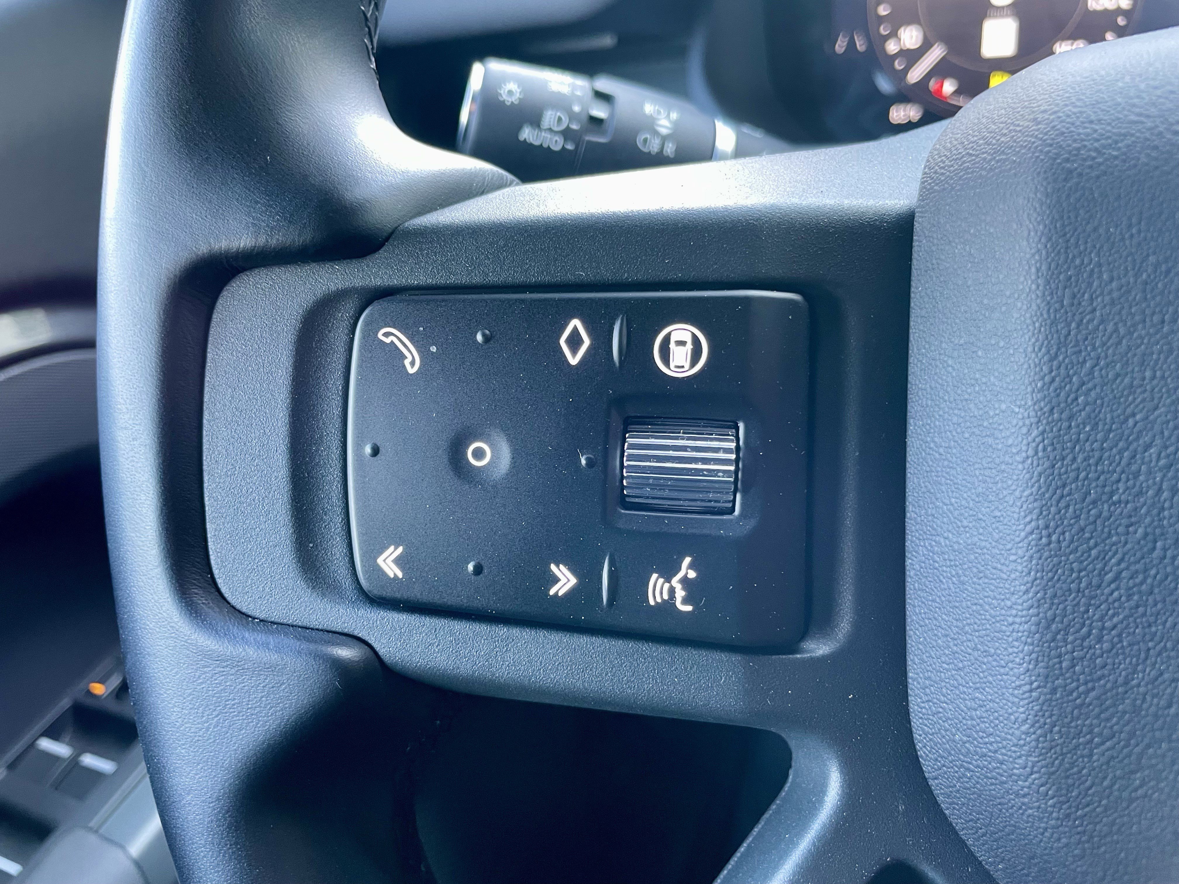 Certified 2024 Land Rover Defender 110 X-Dynamic SE AWD/4WD image 23