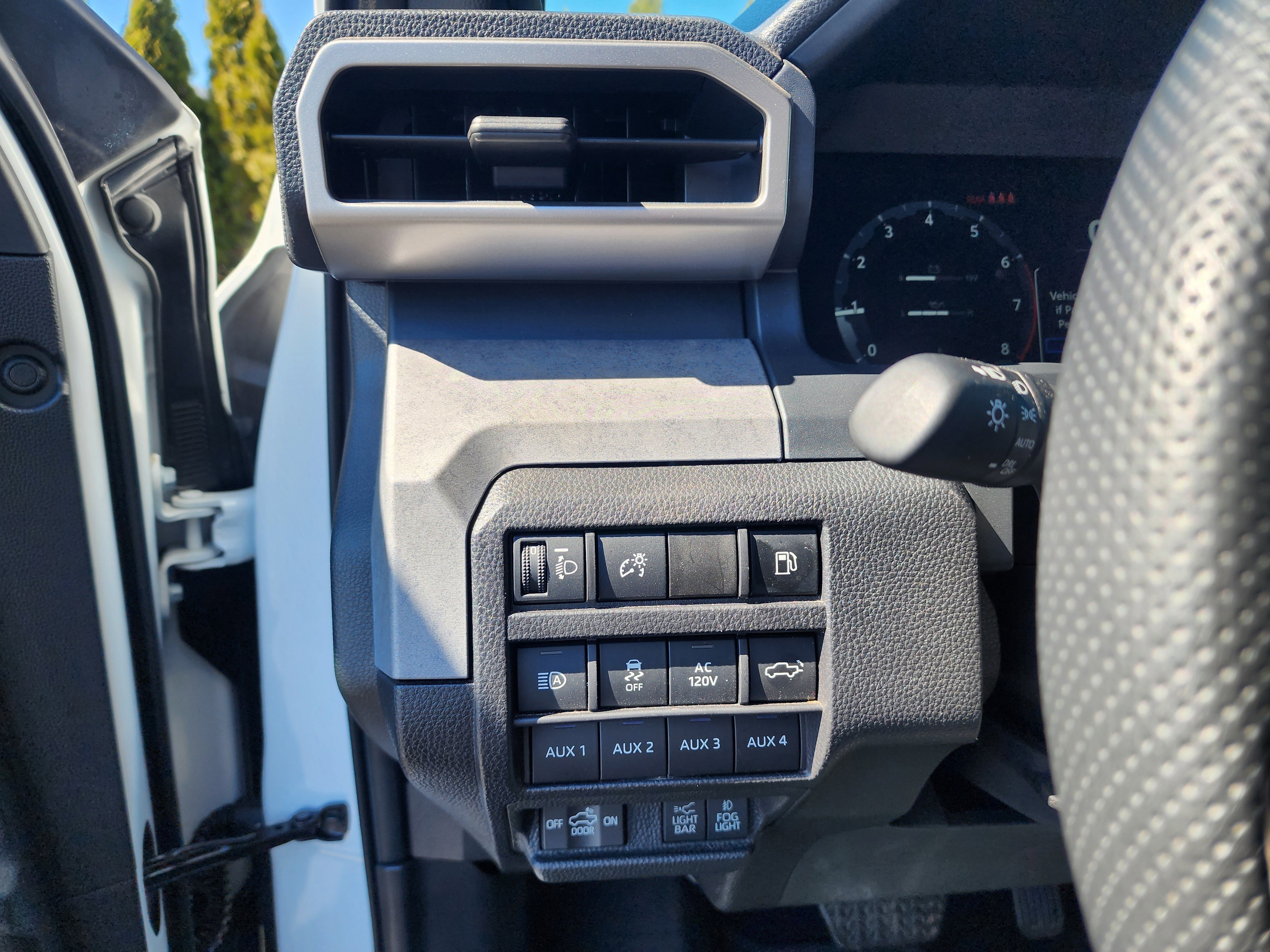 Used 2025 Toyota Tacoma 4x4 Double Cab Hybrid w/ Tow Tech Package image 27