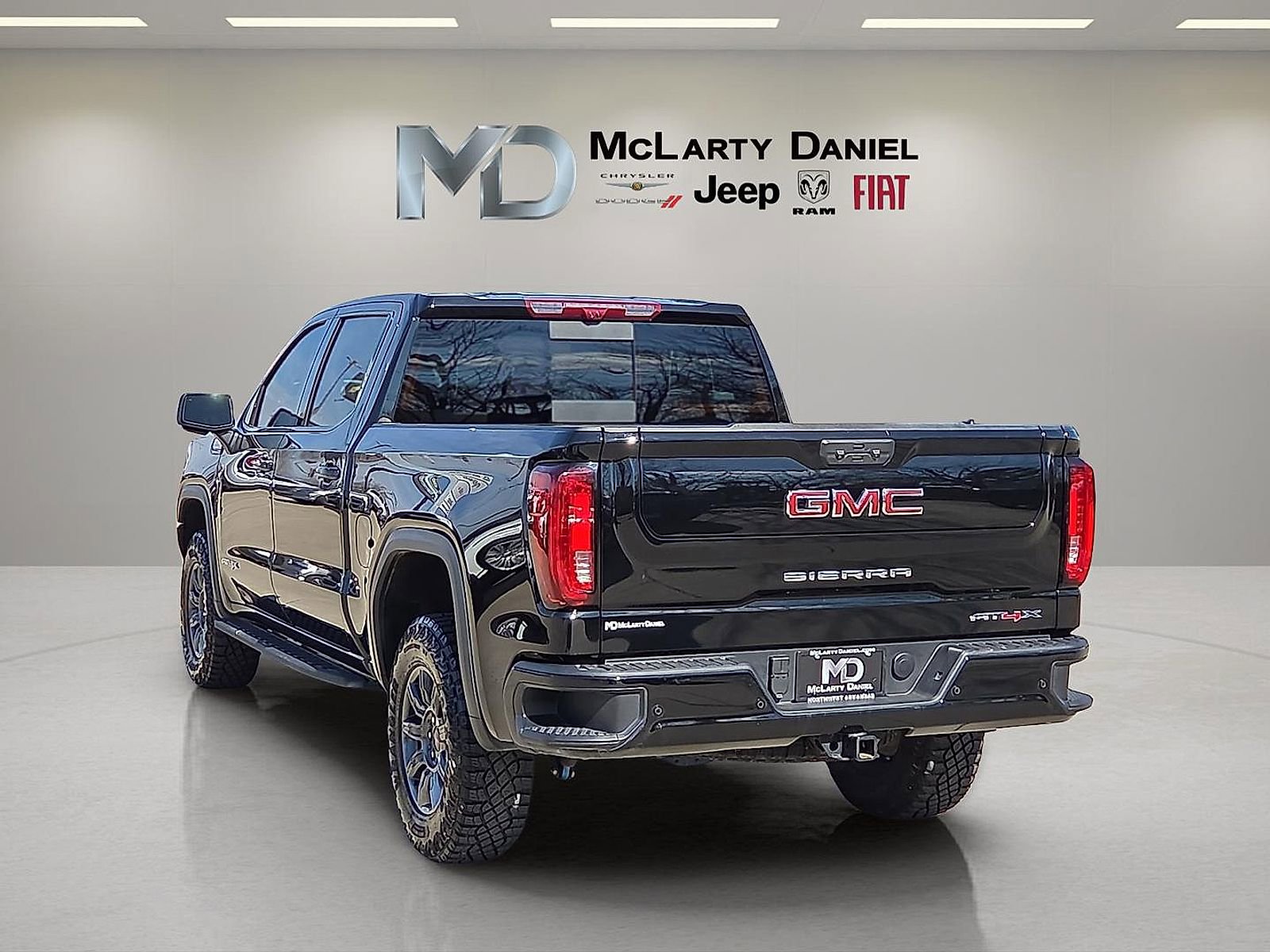Used 2025 GMC Sierra 1500 AT4X image 4
