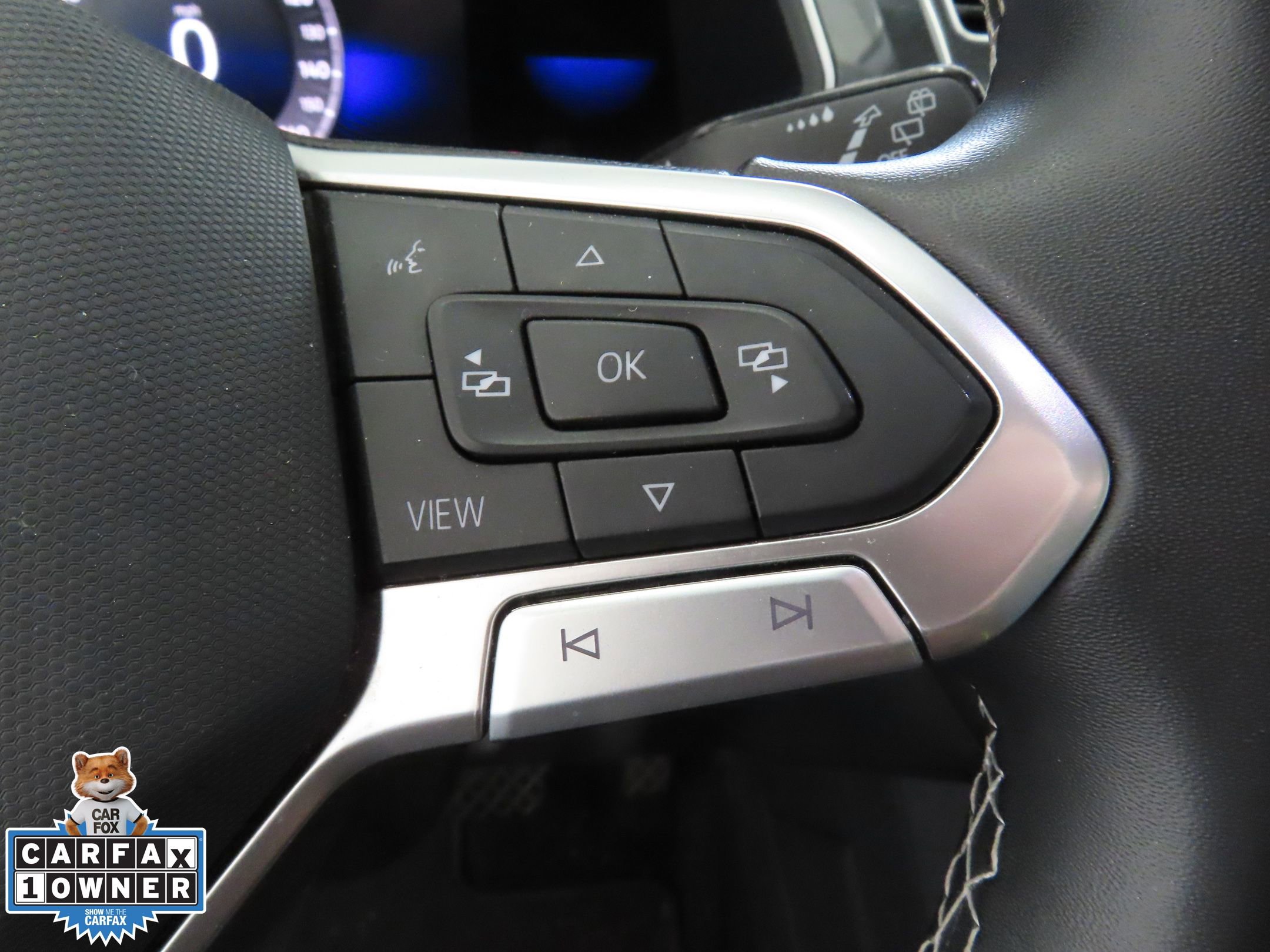 Used 2022 Volkswagen Tiguan SE w/ Panoramic Sunroof Package FWD image 14