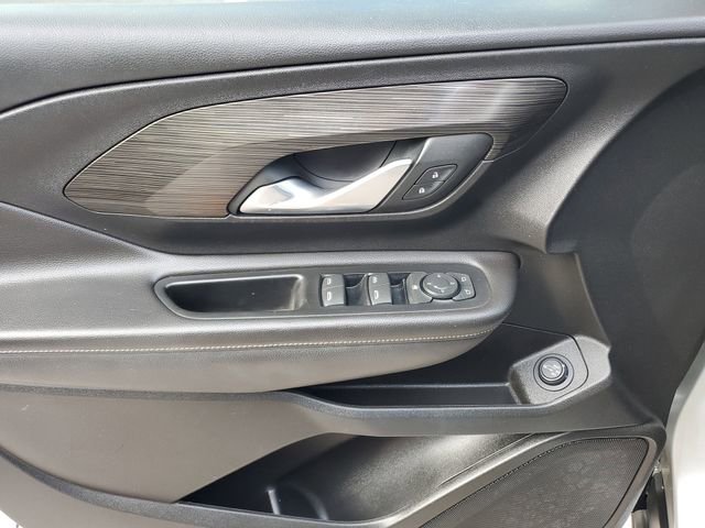 Used 2022 GMC Terrain SLE w/ Driver Convenience Package FWD image 16