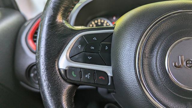 Used 2016 Jeep Renegade Trailhawk w/ Premium Trailhawk Package AWD/4WD image 25