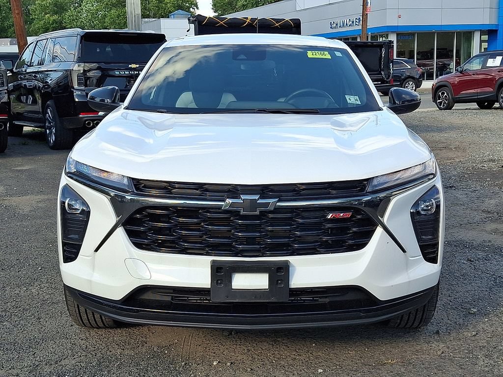 Used 2025 Chevrolet Trax RS w/ Driver Confidence Package FWD image 2