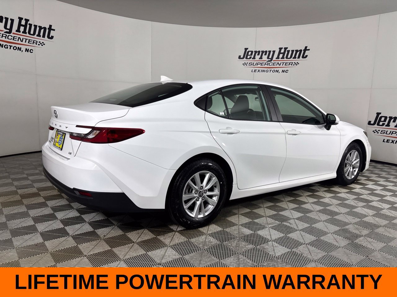 Used 2025 Toyota Camry LE FWD image 6