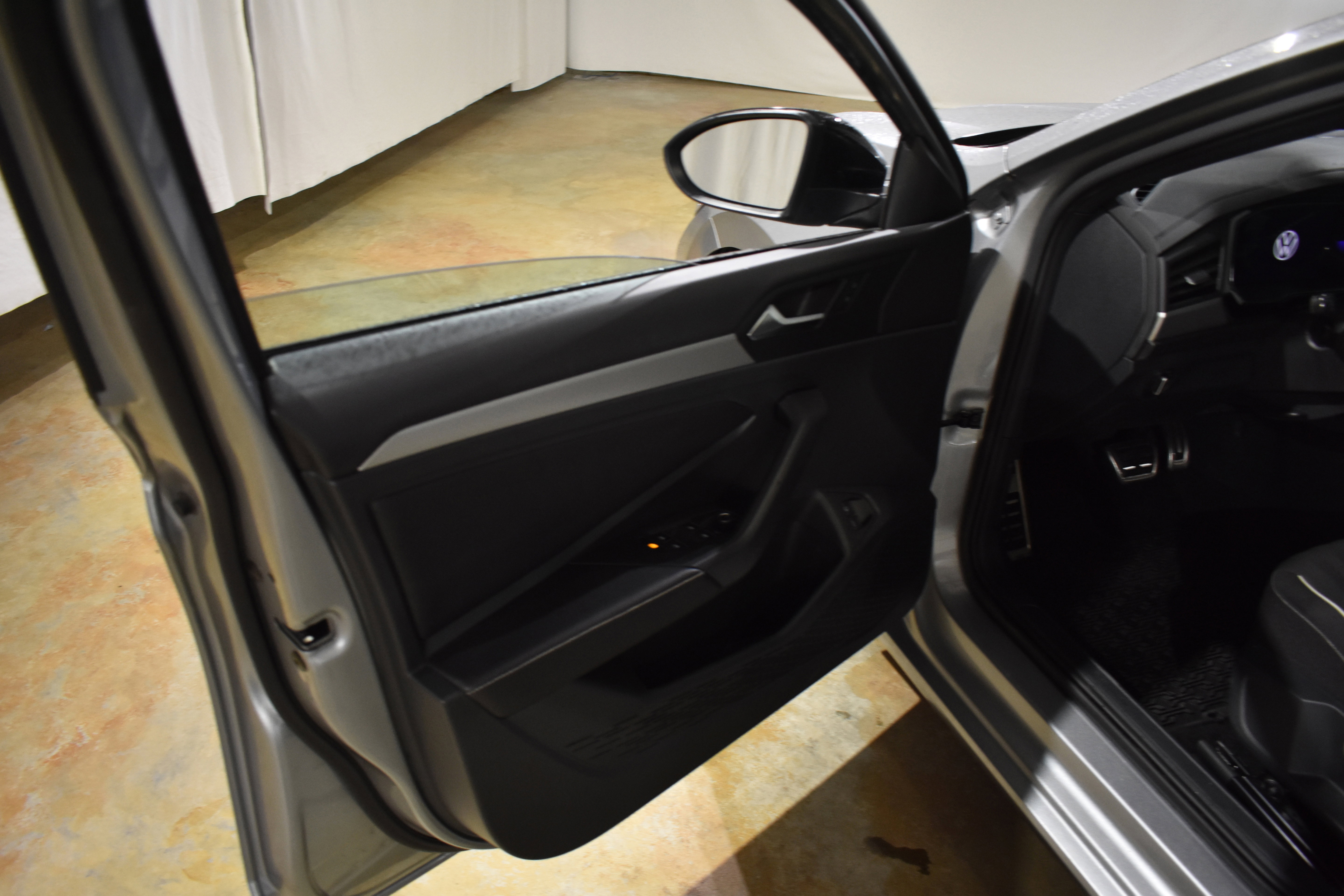 Used 2023 Volkswagen Jetta Sport image 13