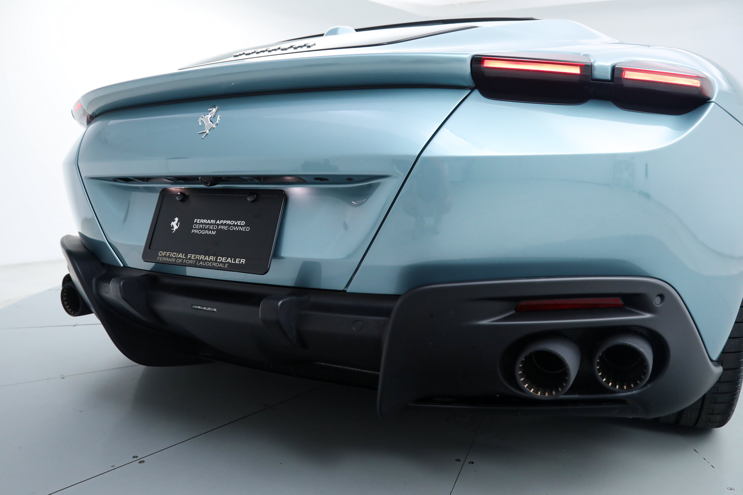 Certified 2025 Ferrari Roma Spider RWD image 19