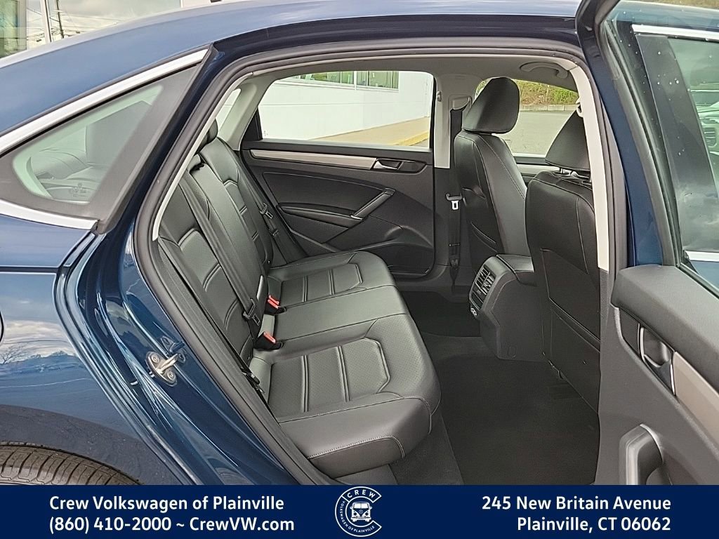Certified 2022 Volkswagen Passat 2.0T SE FWD image 15
