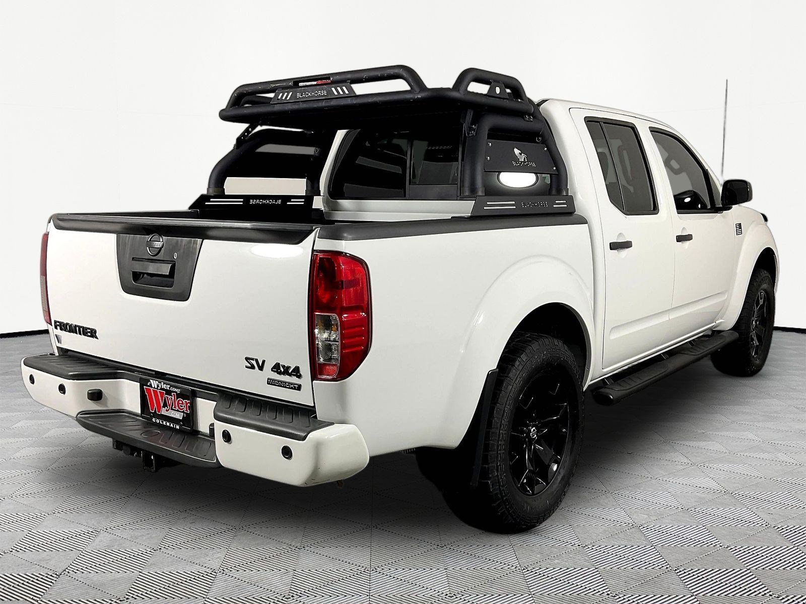 Certified 2021 Nissan Frontier SV w/ Midnight Edition Floor Mats AWD/4WD image 6