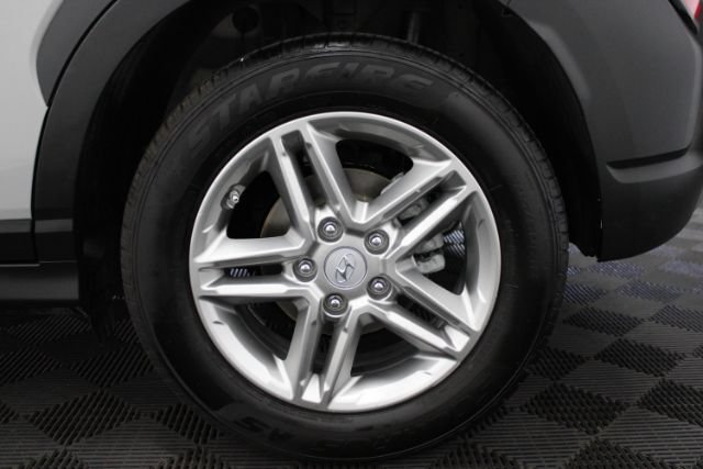 Used 2023 Hyundai Kona SE FWD image 8