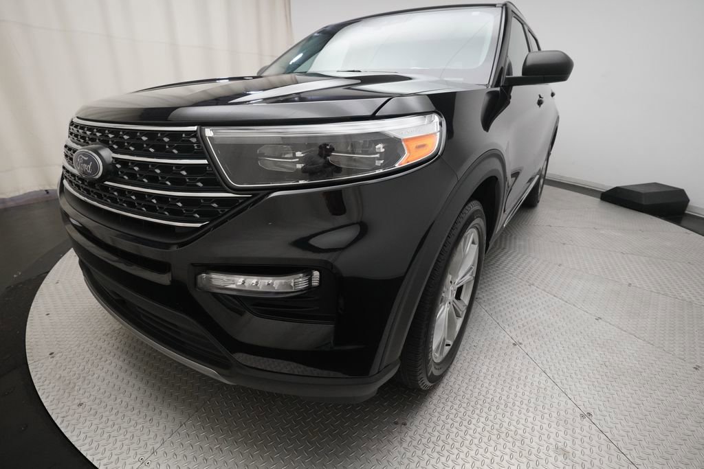 Used 2023 Ford Explorer XLT w/ Equipment Group 202A AWD/4WD image 12