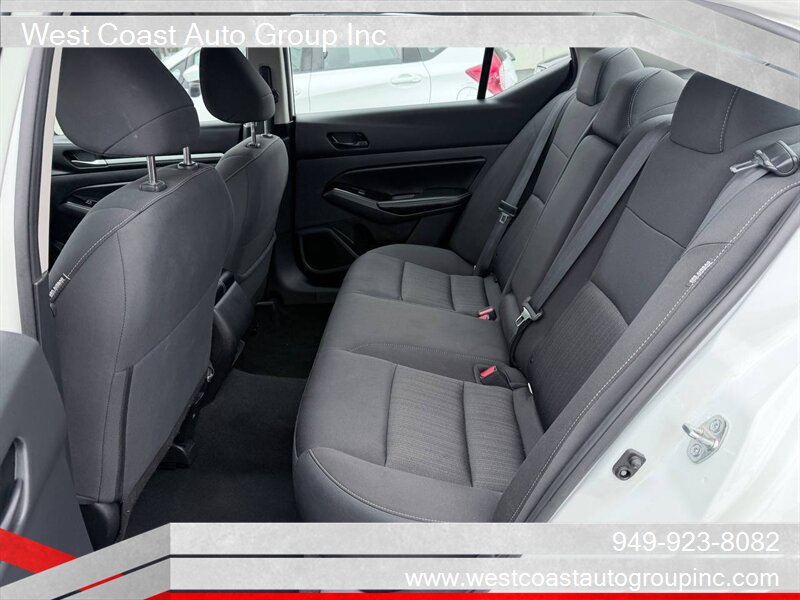 Used 2023 Nissan Altima 2.5 SV FWD image 11