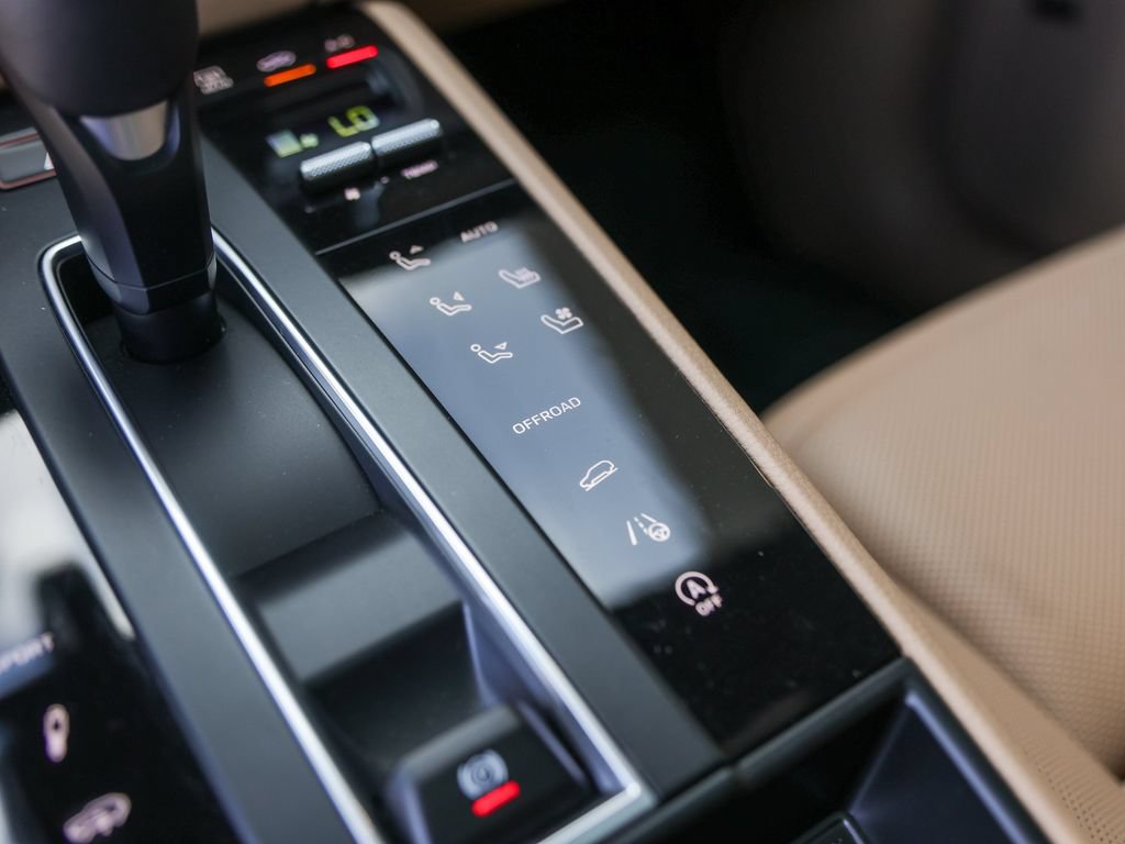 Certified 2026 Porsche Macan AWD/4WD image 63